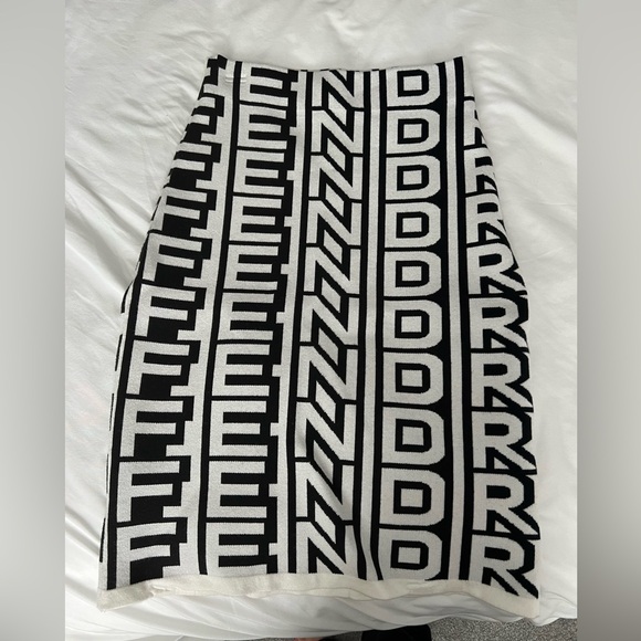 Two-tone Fendi Roma Capsule knit skirt Fendi